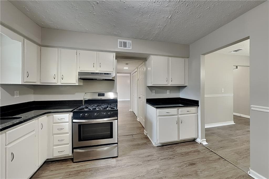 3 bedroom, 4 bathroom, 1,632 sq ft single family residence for rent at 255 Crab Orchard Way, Roswell, GA 30076 for $2,795 a month — photo 4