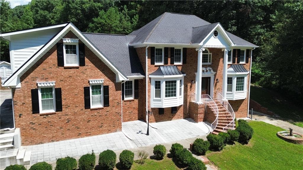 5 bedroom, 6 bathroom, 4,175 sq ft single family residence under contract at 4232 Vineyard Trail, Snellville, GA 30039 — photo 3