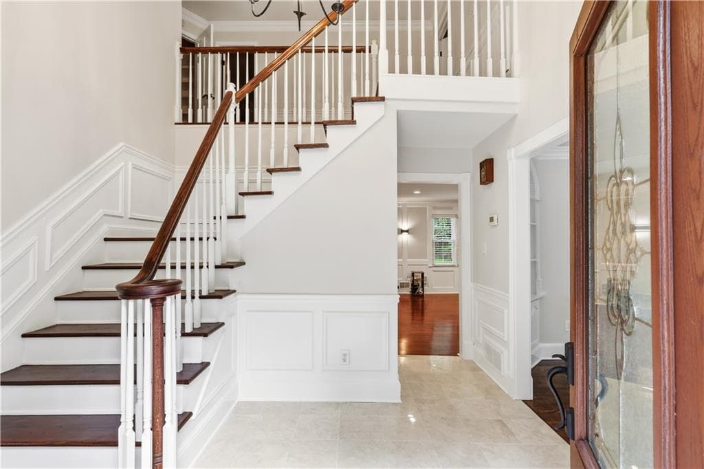 5 bedroom, 6 bathroom, 4,175 sq ft single family residence under contract at 4232 Vineyard Trail, Snellville, GA 30039 — photo 6