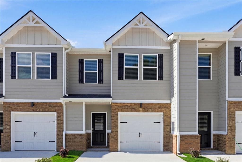 3 bedroom, 3 bathroom, 1,417 sq ft townhouse under contract at 121 MEADOWVIEW Drive, Temple, GA 30179