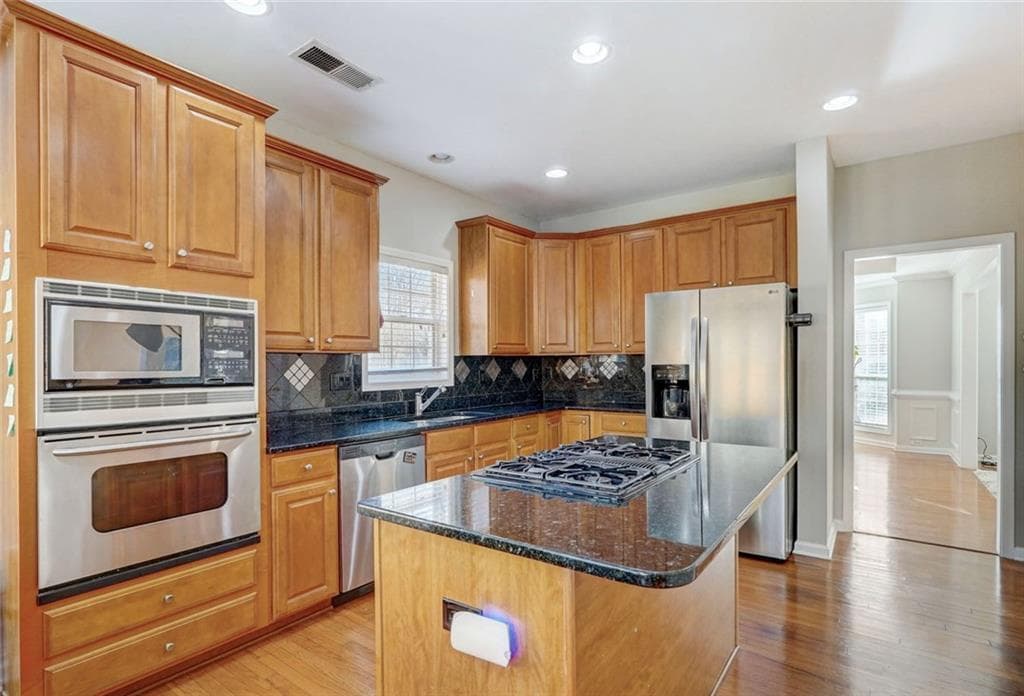 5 bedroom, 3 bathroom, 3,194 sq ft single family residence under contract at 795 Miller Run, Atlanta, GA 30349 — photo 8