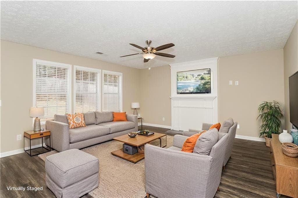 4 bedroom, 3 bathroom, 2,916 sq ft single family residence under contract at 2462 Tolliver Drive, Ellenwood, GA 30294 — photo 6