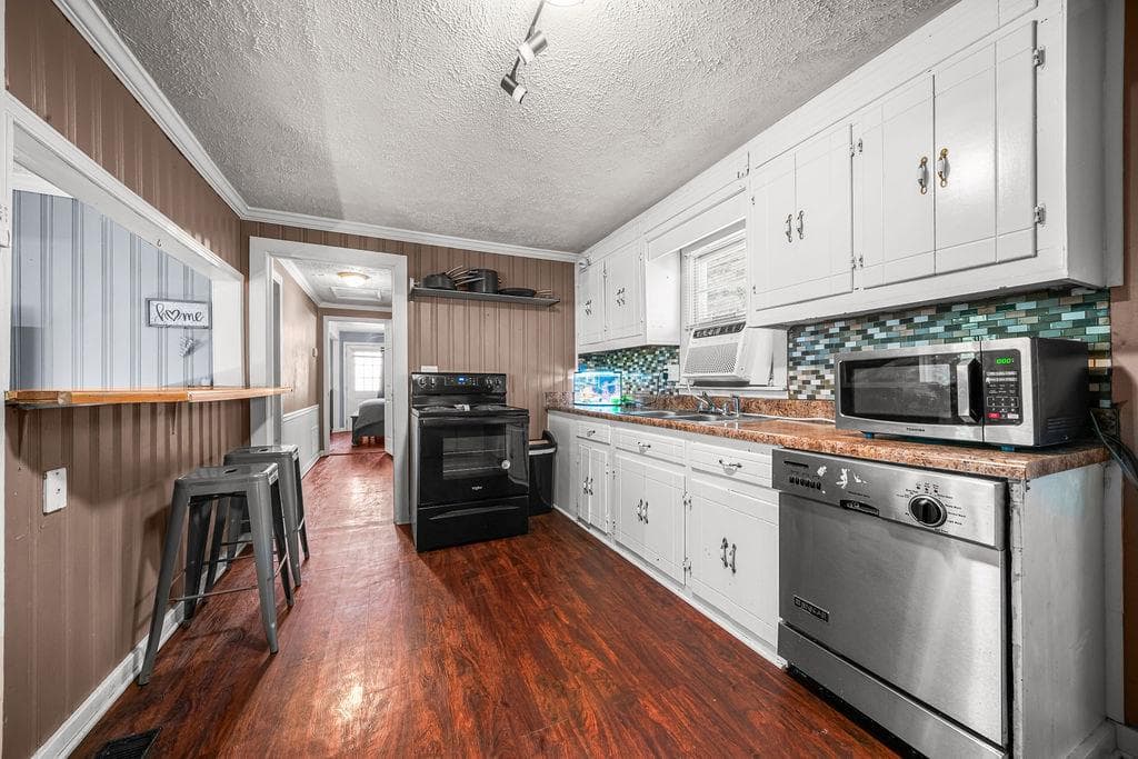 3 bedroom, 2 bathroom, 1,141 sq ft single family residence for sale at 489 Kerce Road, Kingston, GA 30145 — photo 3