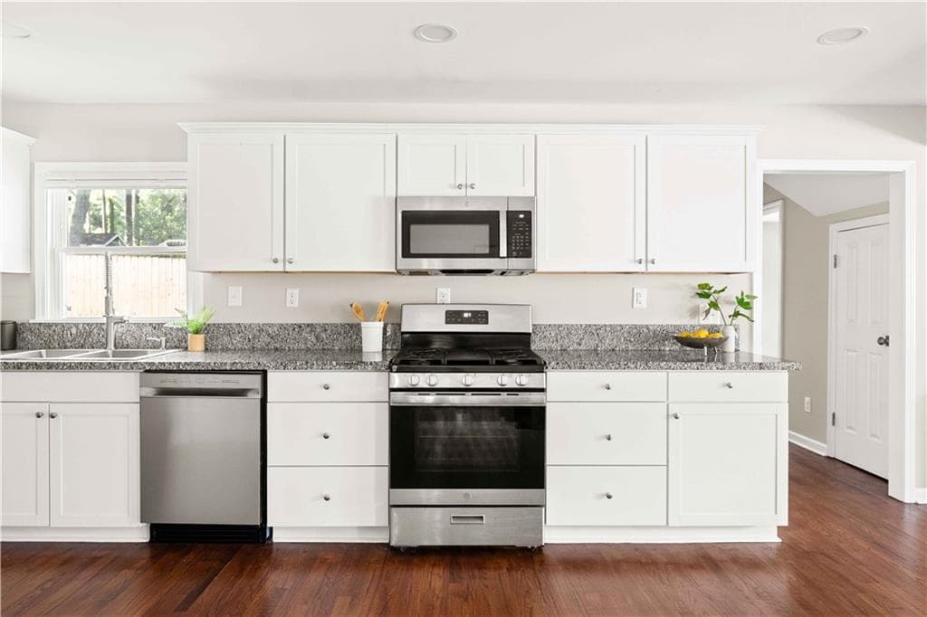 3 bedroom, 2 bathroom, 1,782 sq ft single family residence for sale at 1940 Bonner Street, Decatur, GA 30032 — photo 8