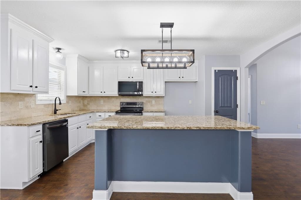 4 bedroom, 3 bathroom, 2,202 sq ft single family residence for sale at 144 Briar Rose Boulevard, Jefferson, GA 30549 — photo 10