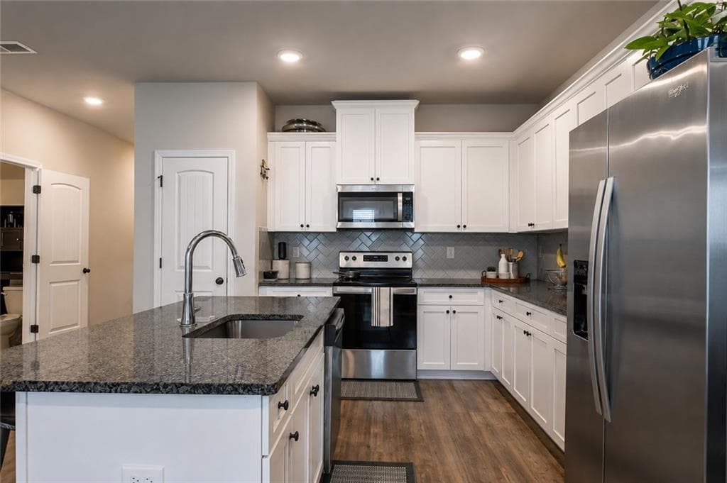 3 bedroom, 3 bathroom, 1,463 sq ft townhouse for sale at 270 Skipjack Court, Covington, GA 30016 — photo 6