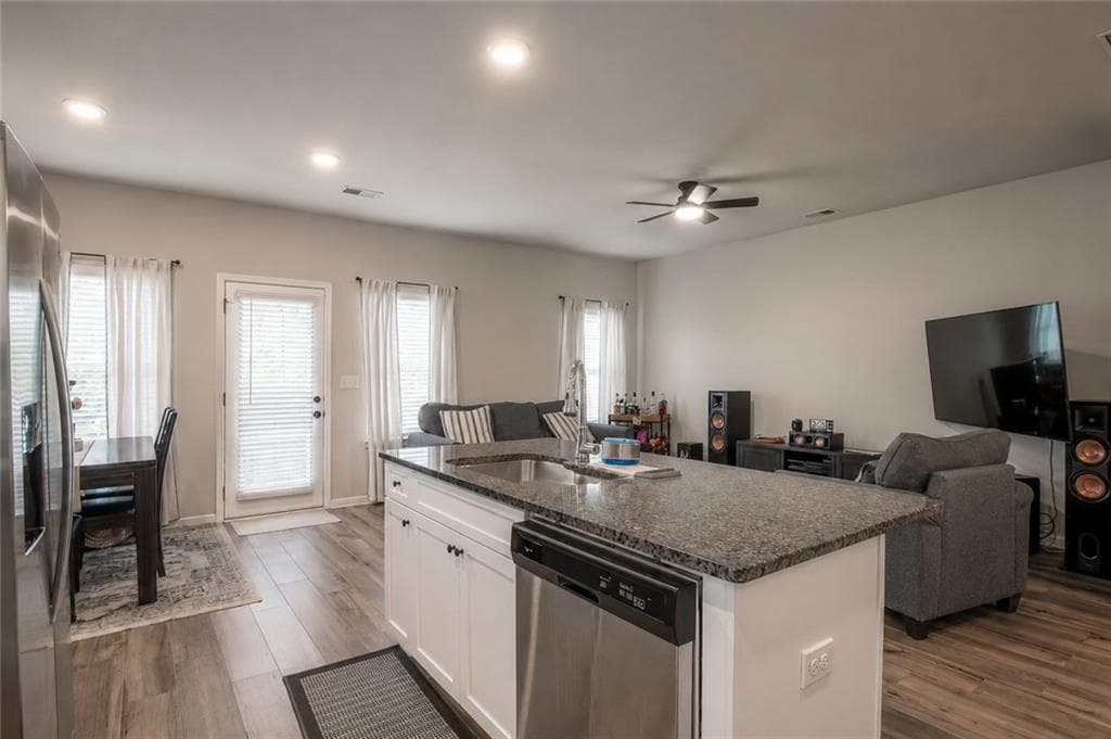 3 bedroom, 3 bathroom, 1,463 sq ft townhouse for sale at 270 Skipjack Court, Covington, GA 30016 — photo 9