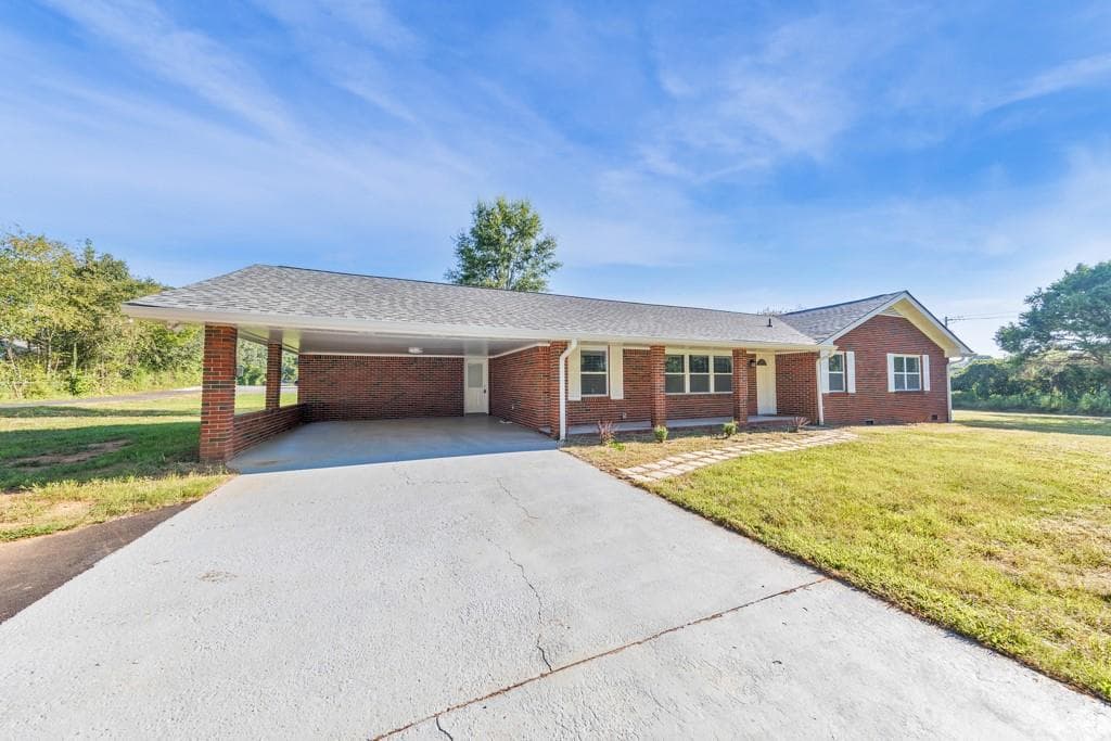 3 bedroom, 2 bathroom, 1,710 sq ft single family residence under contract at 121 Kingston Highway, Cartersville, GA 30120 — photo 2