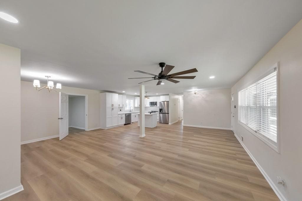 3 bedroom, 2 bathroom, 1,710 sq ft single family residence under contract at 121 Kingston Highway, Cartersville, GA 30120 — photo 5