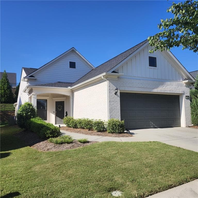 2 bedroom, 1,348 sq ft single family residence for sale at 5639 Maple Bluff Way, Hoschton, GA 30548