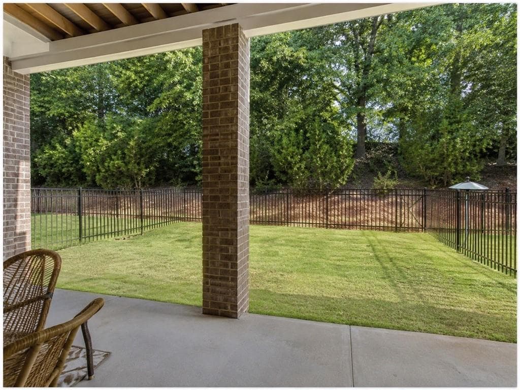3 bedroom, 4 bathroom, 2,685 sq ft townhouse under contract at 1040 Harper Drive, Roswell, GA 30076 — photo 3