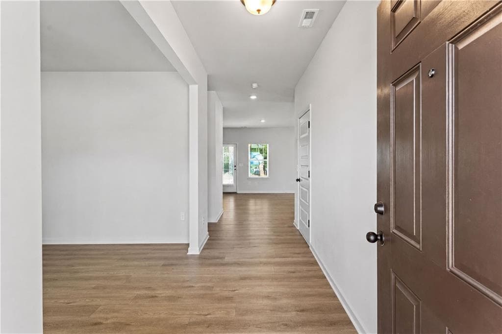 4 bedroom, 3 bathroom, 2,123 sq ft single family residence for sale at 27 Whistling Oaks Drive, Rome, GA 30165 — photo 4