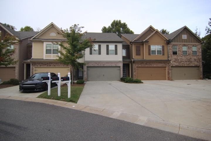3 bedroom, 3 bathroom, 1,944 sq ft townhouse for rent at 5850 Vinyard Lane, Cumming, GA 30041 for $2,300 a month