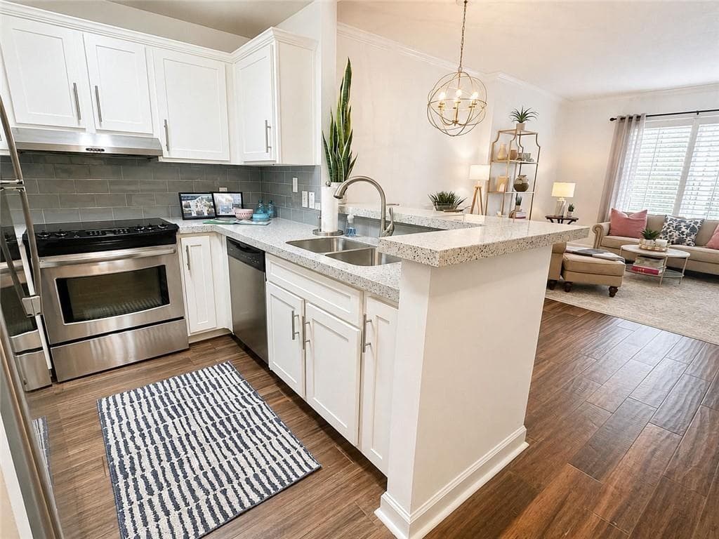 1 bedroom, 1 bathroom, 764 sq ft condominium under contract at 1101 Juniper Street APT 616, Atlanta, GA 30309 — photo 2