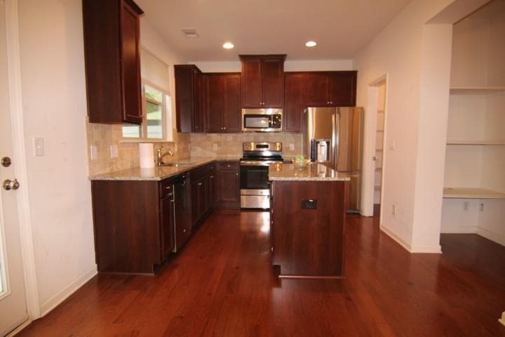 3 bedroom, 3 bathroom, 1,944 sq ft townhouse for rent at 5850 Vinyard Lane, Cumming, GA 30041 for $2,300 a month — photo 7