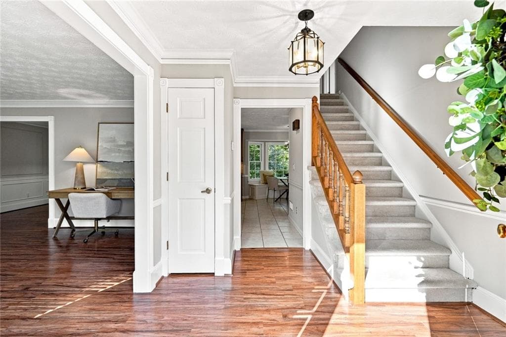 4 bedroom, 3 bathroom, 2,992 sq ft single family residence for sale at 113 Jamestown Court, Lilburn, GA 30047 — photo 6