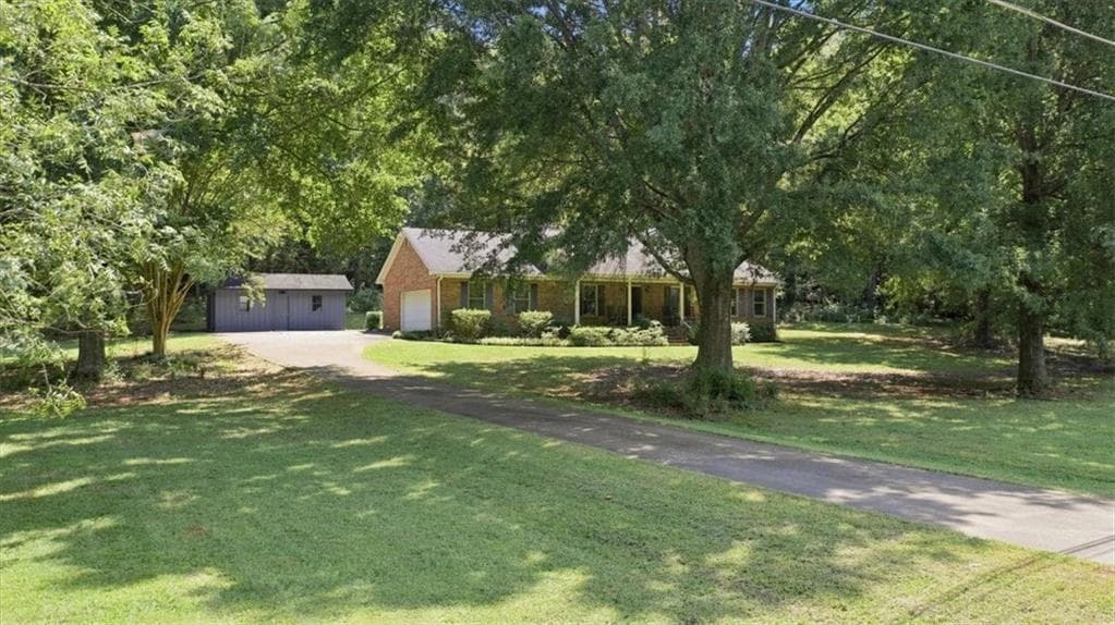 3 bedroom, 2 bathroom, 1,711 sq ft single family residence under contract at 7397 Cave Spring Road, Cave Spring, GA 30124 — photo 2