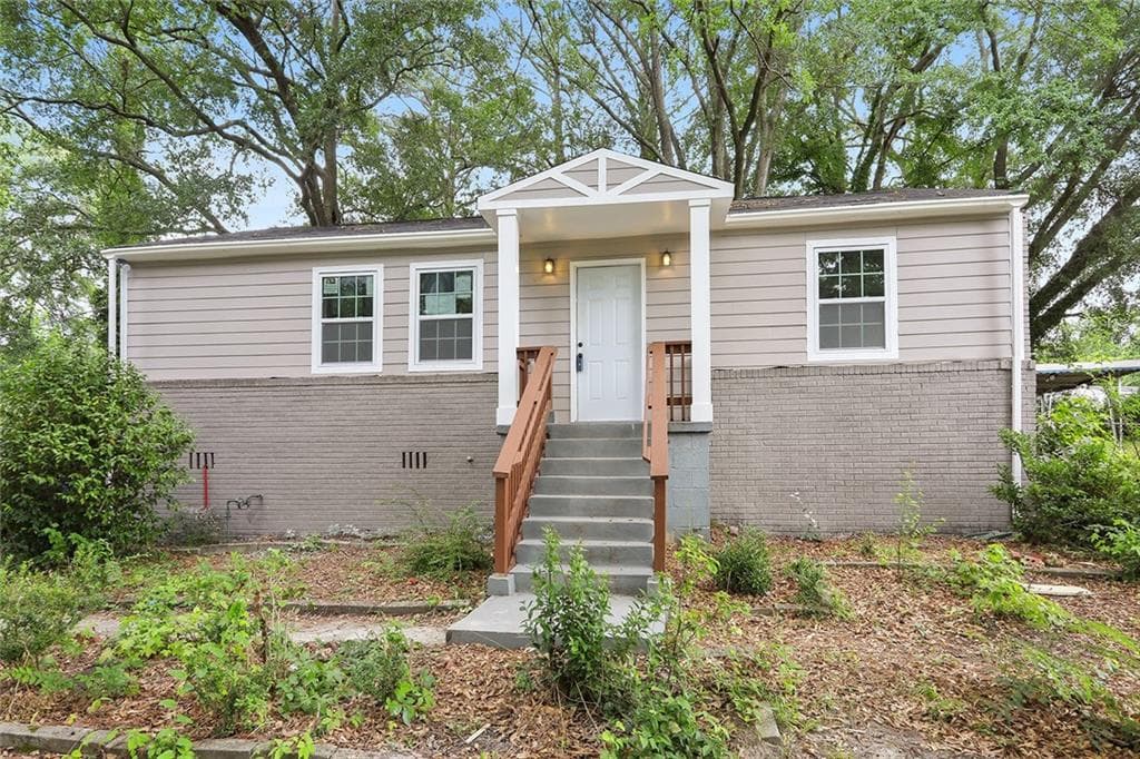 3 bedroom, 2 bathroom, 1,092 sq ft single family residence for rent at 2157 Penelope Street, Atlanta, GA 30314 for $1,900 a month — photo 1 of 14