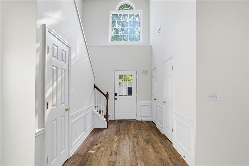 3 bedroom, 3 bathroom, 2,004 sq ft single family residence for rent at 2599 ALVECOT Circle, Atlanta, GA 30339 for $2,850 a month — photo 3