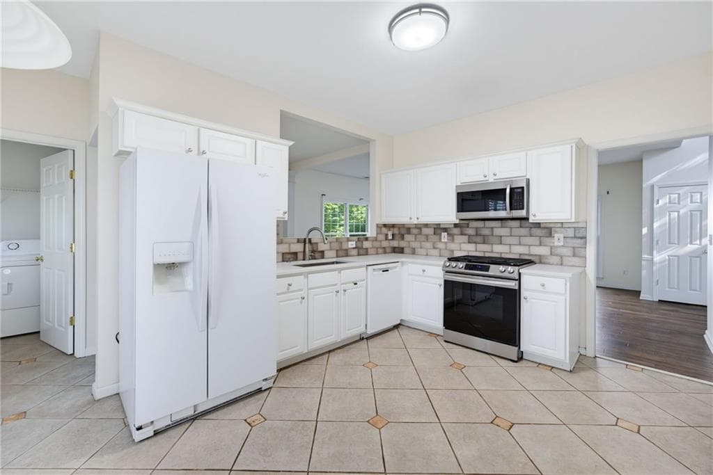 3 bedroom, 3 bathroom, 2,004 sq ft single family residence for rent at 2599 ALVECOT Circle, Atlanta, GA 30339 for $2,850 a month — photo 9