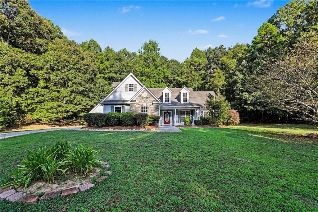 4 bedroom, 2 bathroom, 1,929 sq ft single family residence under contract at 250 Dillion Drive, Hampton, GA 30228 — photo 4