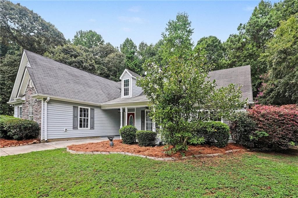 4 bedroom, 2 bathroom, 1,929 sq ft single family residence under contract at 250 Dillion Drive, Hampton, GA 30228 — photo 8