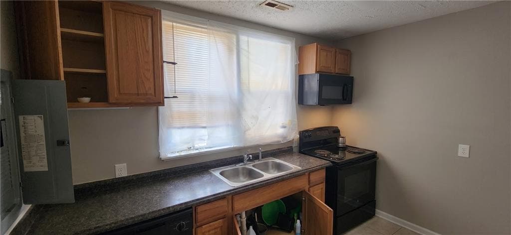 4 bedroom, 1 bathroom, 1,500 sq ft single family residence under contract at 244 Dollar Mill Road, Atlanta, GA 30331 — photo 2