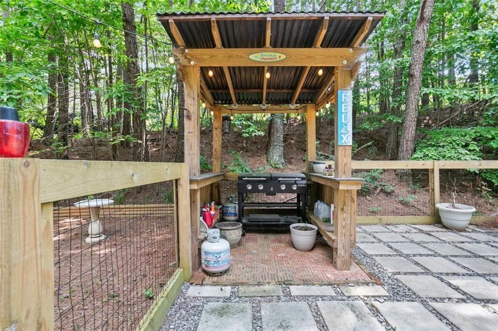 3 bedroom, 2 bathroom, 1,280 sq ft single family residence for sale at 5002 Bee Tree Road, Acworth, GA 30102 — photo 5
