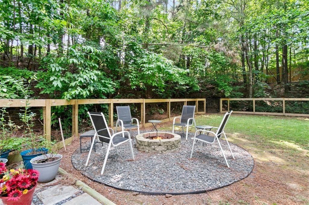 3 bedroom, 2 bathroom, 1,280 sq ft single family residence for sale at 5002 Bee Tree Road, Acworth, GA 30102 — photo 9