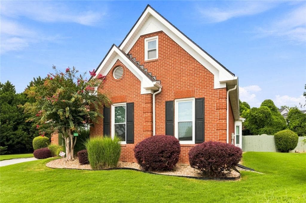 3 bedroom, 3 bathroom, 3,053 sq ft single family residence for sale at 3183 Champion Court, Snellville, GA 30039 — photo 8