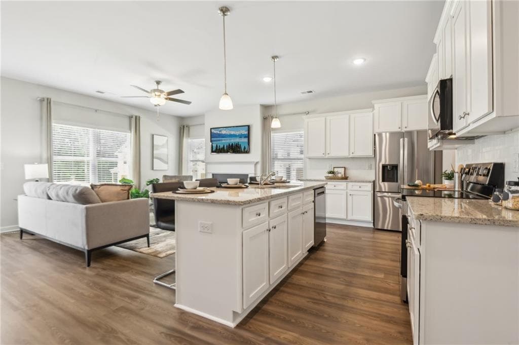 4 bedroom, 3 bathroom, 1,817 sq ft townhouse for sale at 7037 Old bridge Lane, Conyers, GA 30013 — photo 8