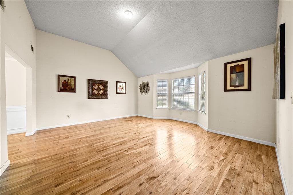 3 bedroom, 3 bathroom, 2,036 sq ft single family residence for sale at 1753 Deer Crossing Circle, Jonesboro, GA 30236 — photo 9