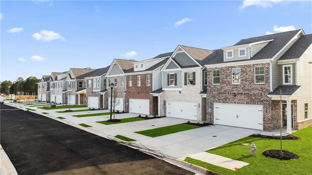 4 bedroom, 3 bathroom, 1,817 sq ft townhouse for sale at 7041 Old Bridge Lane, Conyers, GA 30013