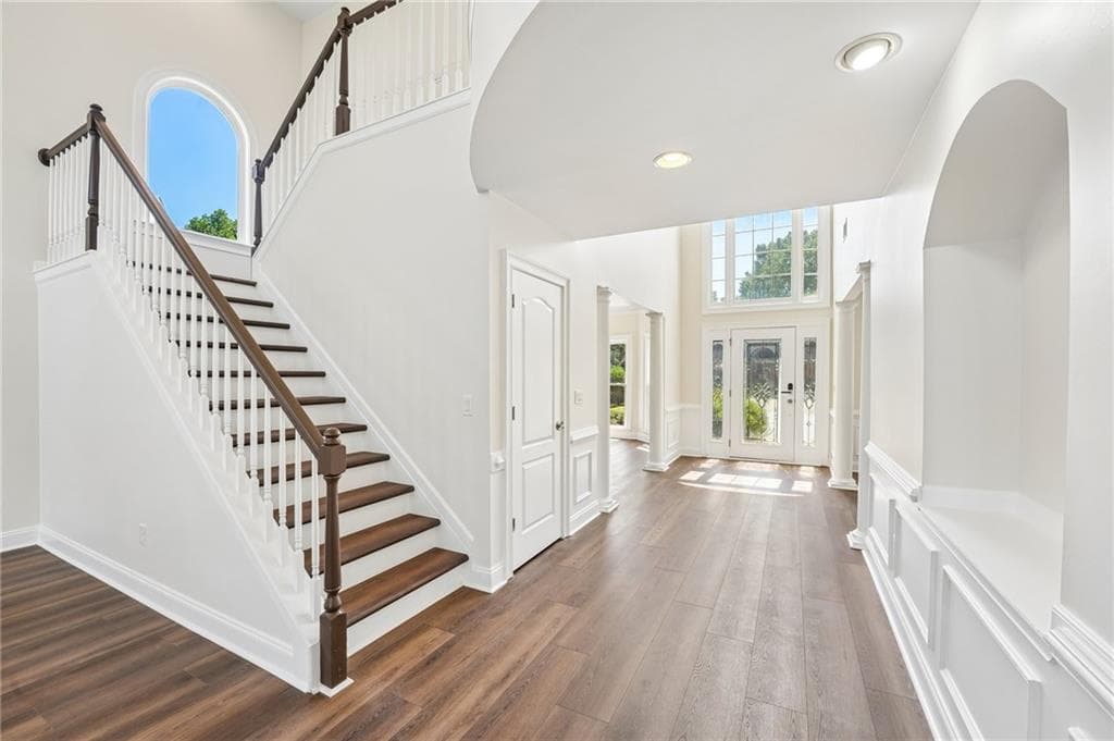4 bedroom, 3 bathroom, 3,236 sq ft single family residence for sale at 5041 Duxford Drive, Smyrna, GA 30082 — photo 4