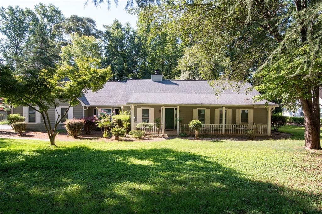 4 bedroom, 2 bathroom, 2,080 sq ft single family residence for sale at 4731 Shadybrook Way, Conyers, GA 30094 — photo 2
