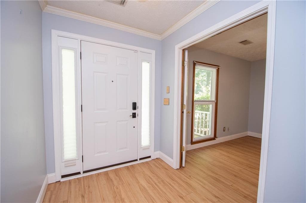 4 bedroom, 2 bathroom, 2,080 sq ft single family residence for sale at 4731 Shadybrook Way, Conyers, GA 30094 — photo 4