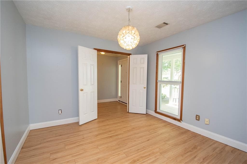 4 bedroom, 2 bathroom, 2,080 sq ft single family residence for sale at 4731 Shadybrook Way, Conyers, GA 30094 — photo 7
