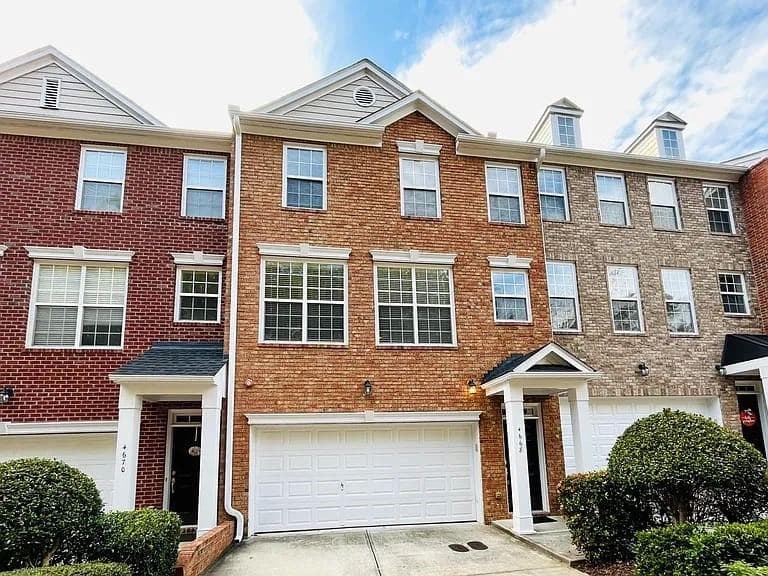 3 bedroom, 4 bathroom, 2,529 sq ft townhouse for rent at 4668 Creekside Villas Way, Smyrna, GA 30082 for $2,795 a month — photo 1 of 34