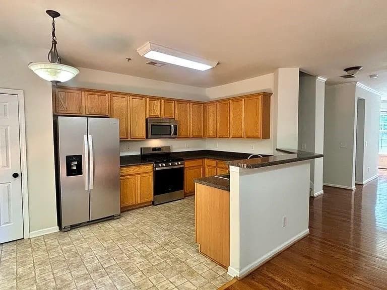 3 bedroom, 4 bathroom, 2,529 sq ft townhouse for rent at 4668 Creekside Villas Way, Smyrna, GA 30082 for $2,795 a month — photo 8