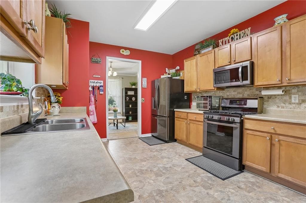 5 bedroom, 3 bathroom, 2,380 sq ft single family residence for sale at 150 Mill Creek Drive, Canton, GA 30115 — photo 8