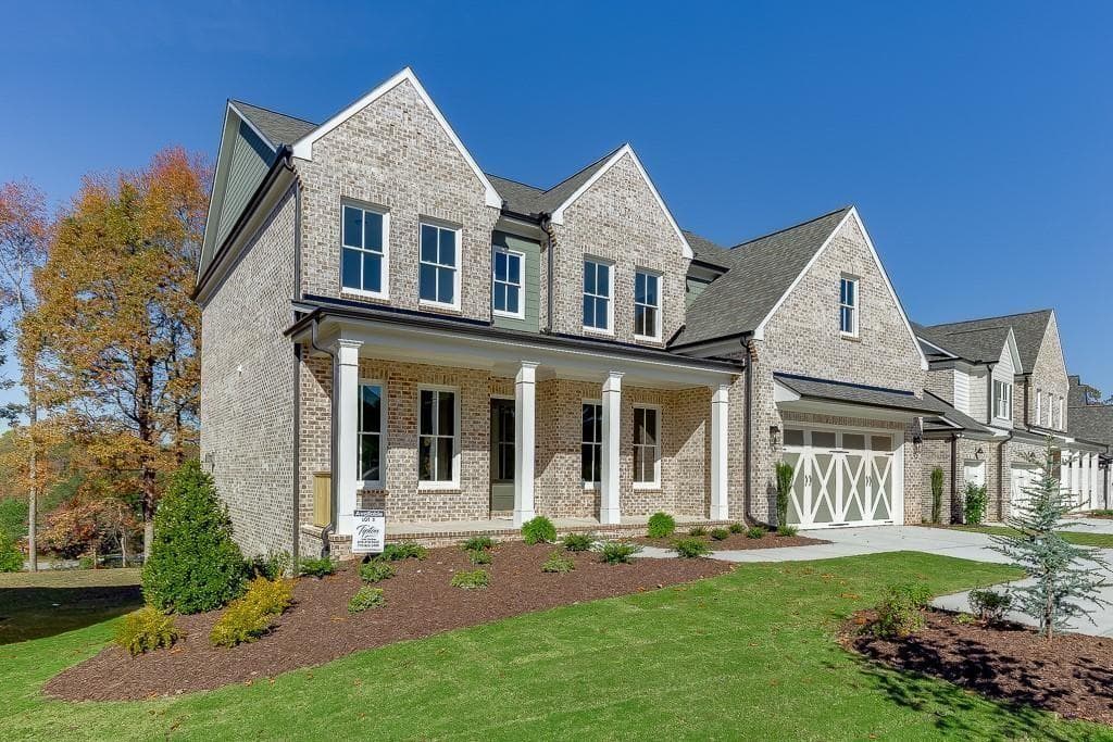 5 bedroom, 5 bathroom, 3,713 sq ft single family residence for sale at 450 Thunder Road, Buford, GA 30518 — photo 2