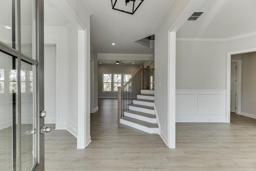 5 bedroom, 5 bathroom, 3,713 sq ft single family residence for sale at 450 Thunder Road, Buford, GA 30518 — photo 3