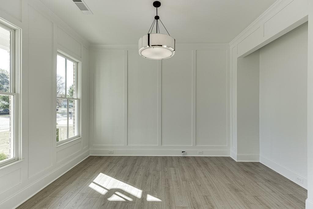 5 bedroom, 5 bathroom, 3,713 sq ft single family residence for sale at 450 Thunder Road, Buford, GA 30518 — photo 4