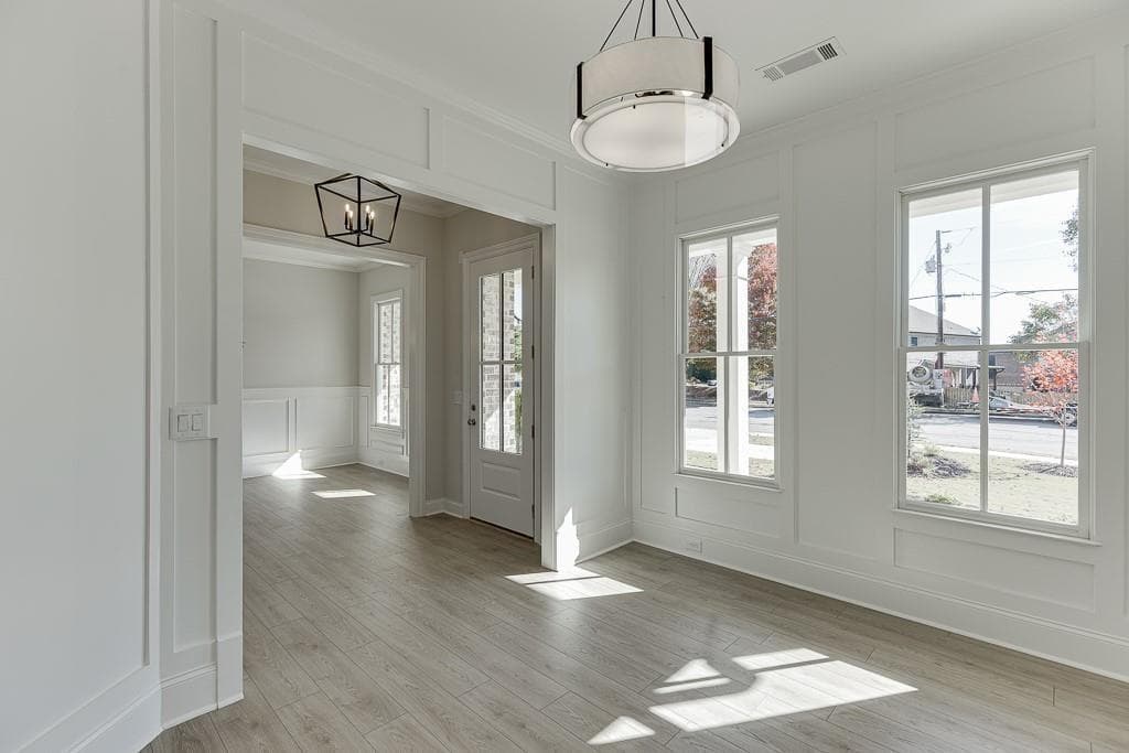 5 bedroom, 5 bathroom, 3,713 sq ft single family residence for sale at 450 Thunder Road, Buford, GA 30518 — photo 6