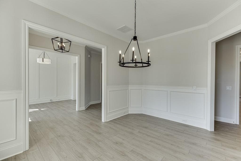 5 bedroom, 5 bathroom, 3,713 sq ft single family residence for sale at 450 Thunder Road, Buford, GA 30518 — photo 8