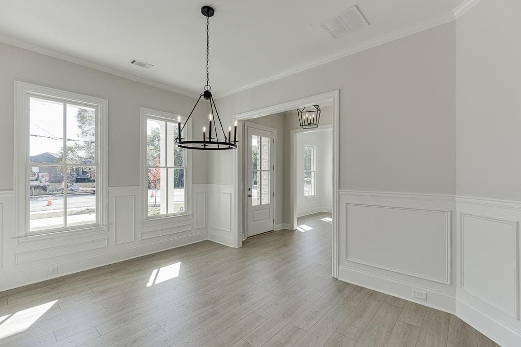 5 bedroom, 5 bathroom, 3,713 sq ft single family residence for sale at 450 Thunder Road, Buford, GA 30518 — photo 9