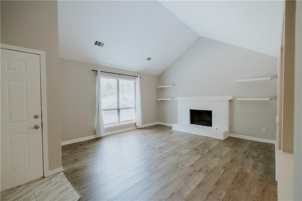 2 bedroom, 2 bathroom, 1,739 sq ft duplex for rent at 1256 Minhinette Drive, Roswell, GA 30075 for $2,500 a month — photo 5
