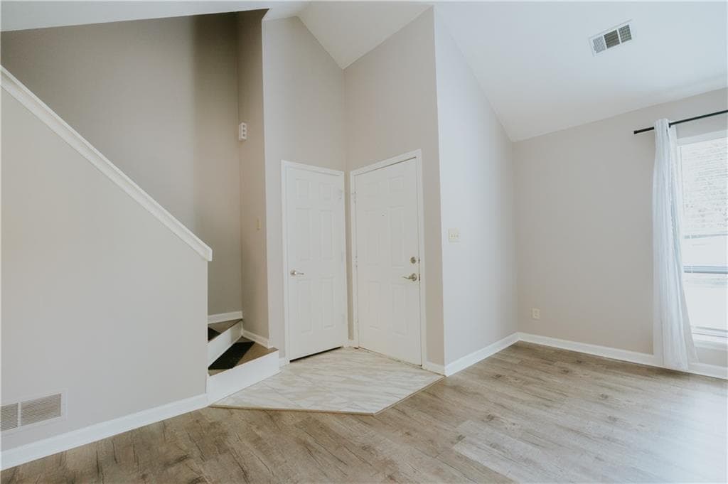 2 bedroom, 2 bathroom, 1,739 sq ft duplex for rent at 1256 Minhinette Drive, Roswell, GA 30075 for $2,500 a month — photo 6
