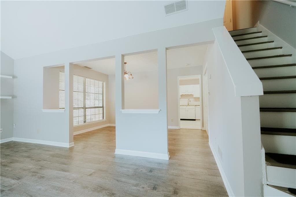 2 bedroom, 2 bathroom, 1,739 sq ft duplex for rent at 1256 Minhinette Drive, Roswell, GA 30075 for $2,500 a month — photo 4
