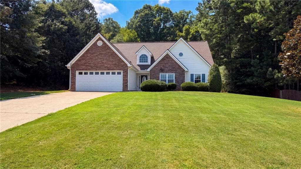 3 bedroom, 2 bathroom, 1,922 sq ft single family residence for sale at 567 Deadwood Trail, Locust Grove, GA 30248